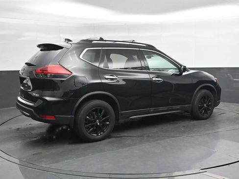 Used 2017 Nissan Rogue SV w/ Midnight Edition AWD/4WD image 3