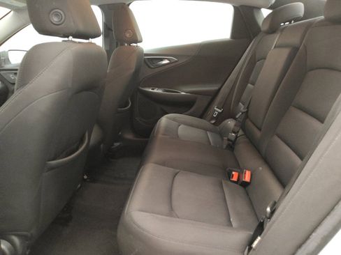 Used 2018 Chevrolet Malibu LS image 18