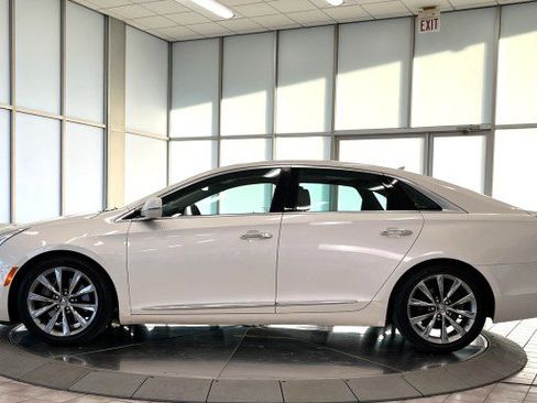 Used 2013 Cadillac XTS Premium image 4