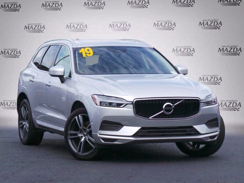 Used 2019 Volvo XC60 T5 Momentum w/ Premium Package AWD/4WD image 2