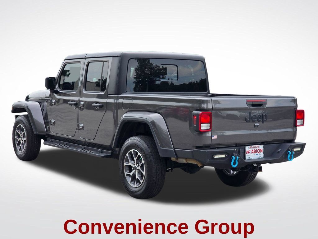 Used 2024 Jeep Gladiator Sport AWD/4WD image 16