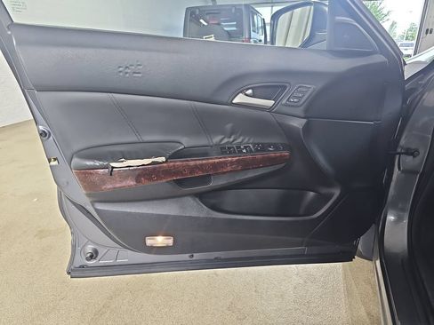 Used 2010 Honda Crosstour EX-L image 30