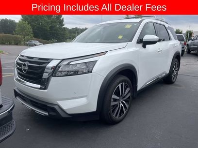 Used 2025 Nissan Pathfinder Platinum