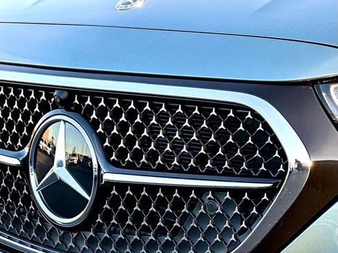 New 2026 Mercedes-Benz E 350 4MATIC Sedan image 4