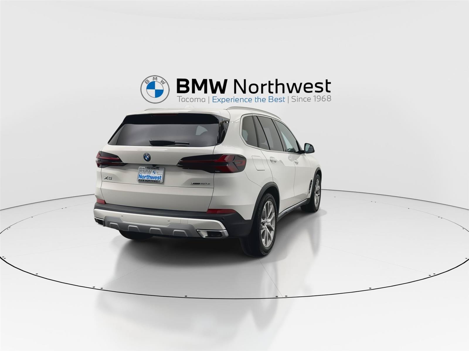 Used 2026 BMW X5 xDrive50e w/ Executive Package AWD/4WD image 2
