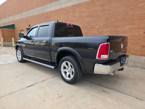 Used 2016 RAM 1500 Laramie w/ Convenience Group image 9