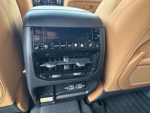 Certified 2023 Jeep Grand Cherokee L Summit image 9