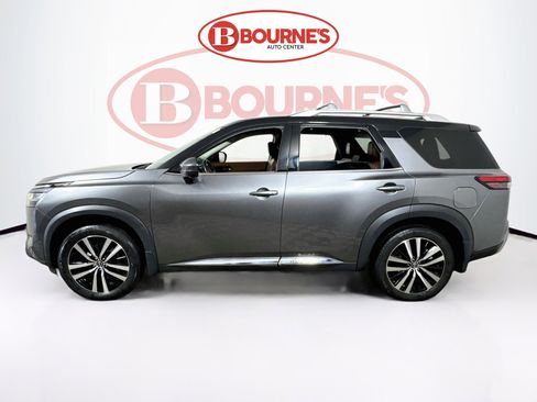 Used 2023 Nissan Pathfinder Platinum w/ Cargo Package image 8