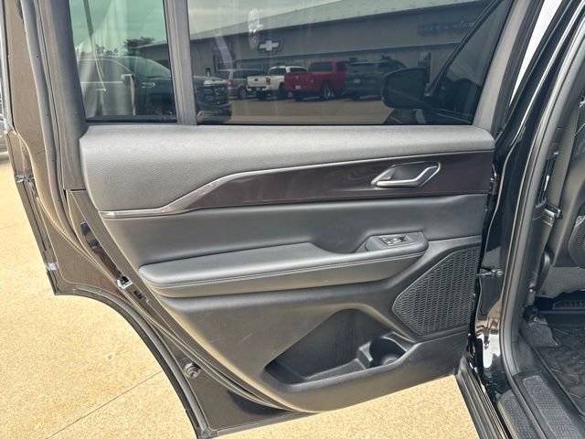 Used 2023 Jeep Grand Cherokee L Laredo AWD/4WD image 20