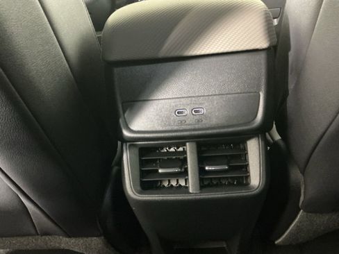 New 2026 Chevrolet Equinox LT w/ Convenience Package II AWD/4WD image 19