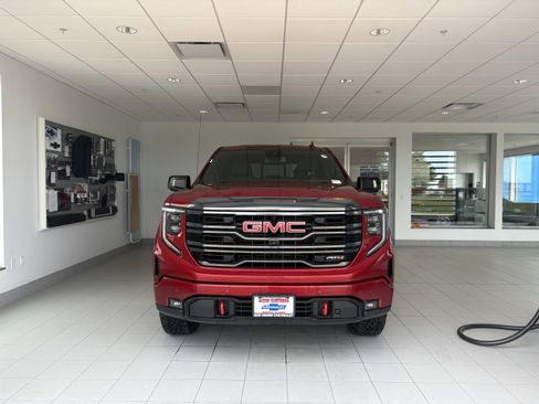 Used 2023 GMC Sierra 1500 AT4 w/ AT4 Premium Package AWD/4WD image 7