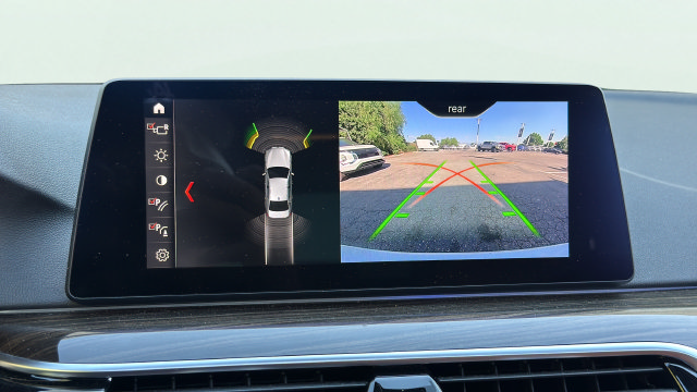 Used 2019 BMW 530e w/ Convenience Package RWD image 22