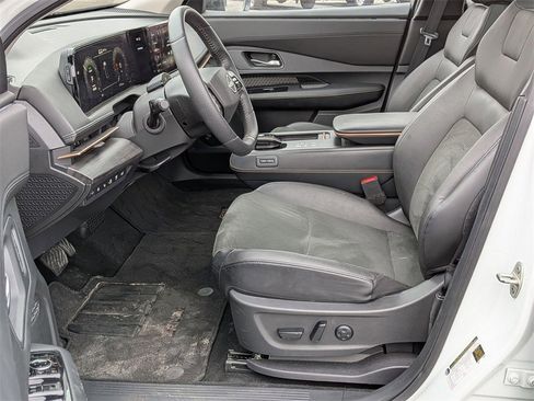 Used 2023 Nissan Ariya FWD image 11