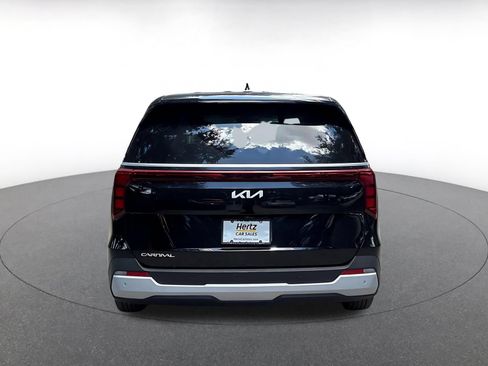Used 2026 Kia Carnival FWD image 6