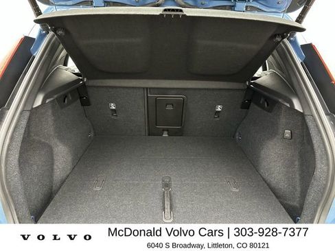 Used 2024 Volvo XC40 B5 Plus w/ Protection Package Premier AWD/4WD image 24