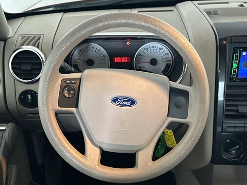 Used 2007 Ford Explorer Sport Trac XLT image 16