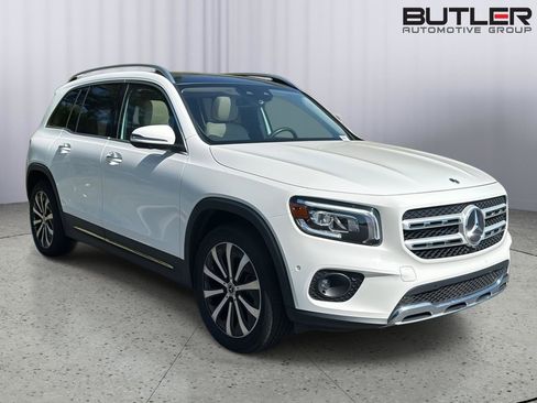 Used 2023 Mercedes-Benz GLB 250 image 3