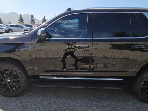 Used 2023 Cadillac Escalade Premium Luxury RWD image 4