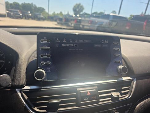 Used 2018 Honda Accord EX-L image 15