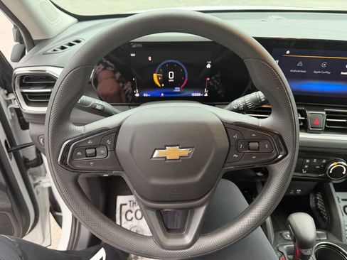 Used 2025 Chevrolet TrailBlazer LT FWD image 15