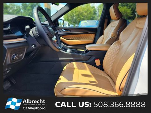 Used 2022 Jeep Grand Cherokee Summit w/ Adv Protech Group IV AWD/4WD image 19