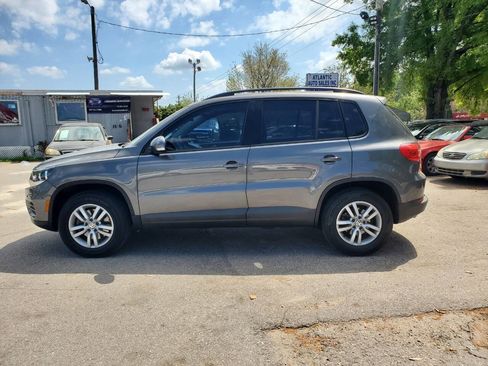Used 2016 Volkswagen Tiguan S image 4