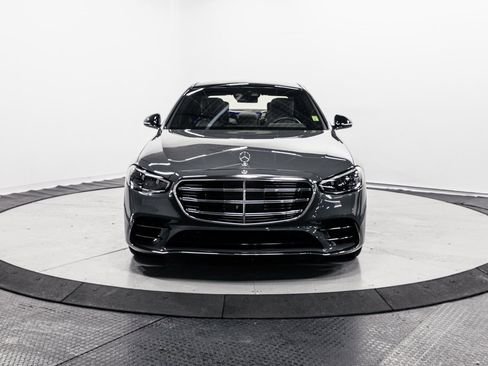 Used 2023 Mercedes-Benz S 580 4MATIC Sedan w/ AMG Line image 2