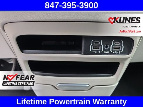 Used 2023 Chrysler Pacifica Touring-L FWD image 23