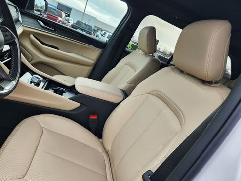New 2026 Jeep Grand Cherokee Limited w/ Luxury Tech Group II AWD/4WD image 11