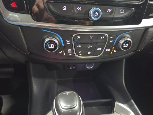 Used 2019 Chevrolet Traverse LT FWD image 17