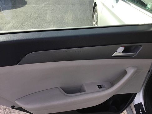 Used 2016 Hyundai Sonata SE image 19