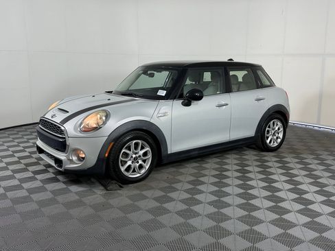 Used 2017 MINI Cooper S FWD image 1