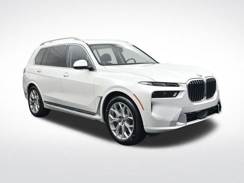 Used 2023 BMW X7 xDrive40i w/ Premium Package image 2