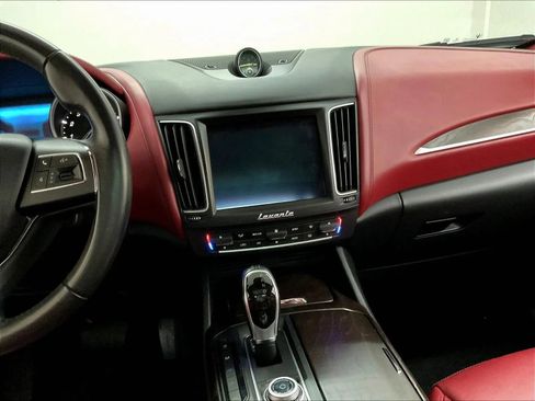 Used 2017 Maserati Levante w/ Luxury Package AWD/4WD image 22