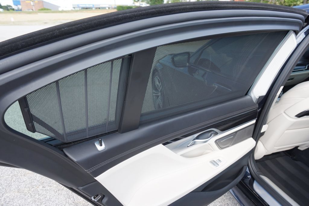 Used 2019 BMW 750i w/ Executive Package RWD image 25