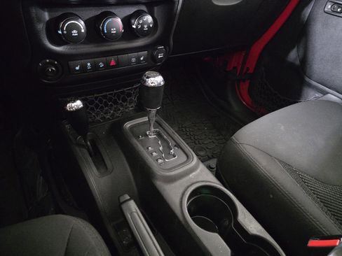 Used 2016 Jeep Wrangler Unlimited Sport image 19