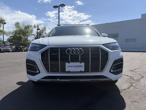 Used 2021 Audi Q5 2.0T Premium w/ Convenience Package AWD/4WD image 2