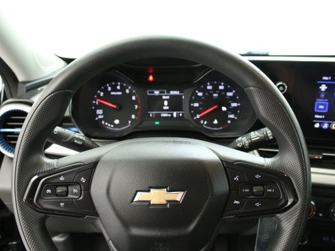 Used 2024 Chevrolet Trax LS w/ LS Convenience Package FWD image 15