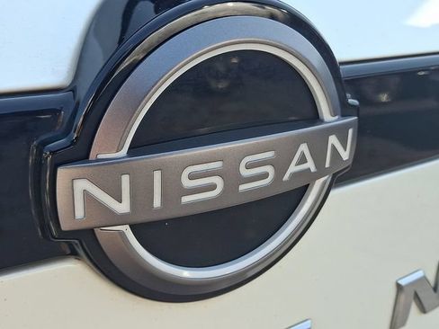 Used 2022 Nissan Pathfinder SV AWD/4WD image 31