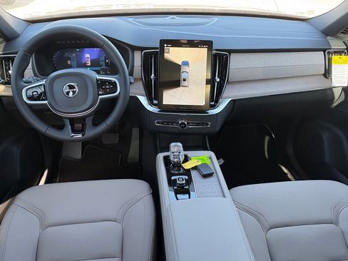 New 2026 Volvo XC90 T8 Plus w/ Protection Package Premier image 10