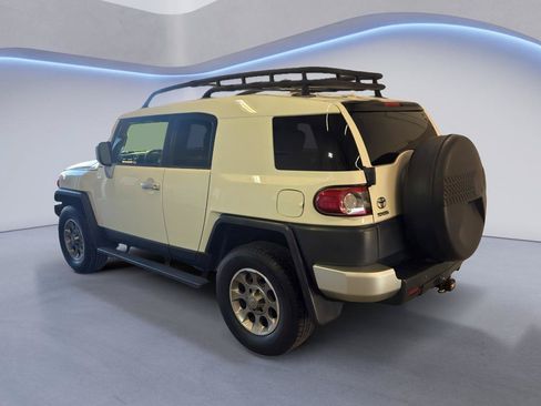 Used 2012 Toyota FJ Cruiser 4WD w/ Upgrade Pkg image 5