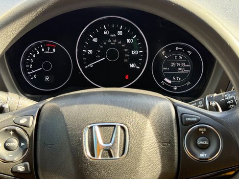 Used 2017 Honda HR-V EX image 10