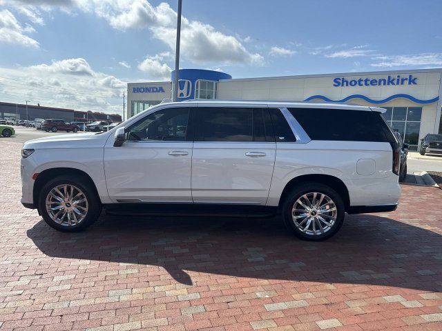 Used 2024 Cadillac Escalade ESV Premium Luxury RWD image 33
