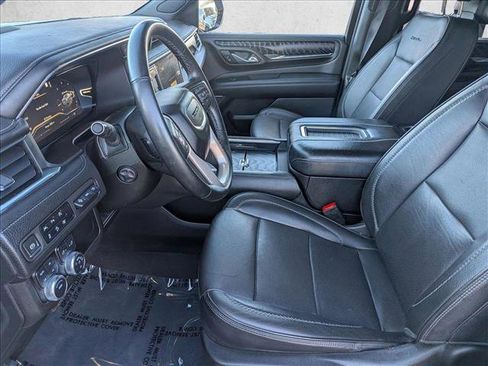 Used 2023 GMC Yukon XL Denali image 11