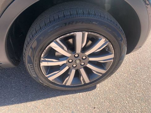 Used 2017 Land Rover Discovery Sport HSE Luxury AWD/4WD image 32