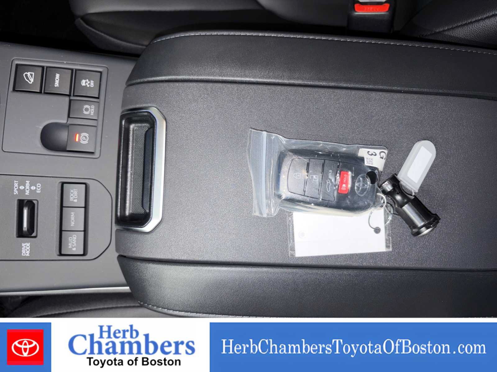 Used 2026 Toyota Highlander XLE AWD/4WD image 12