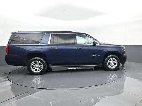 Used 2017 Chevrolet Suburban LT AWD/4WD image 4