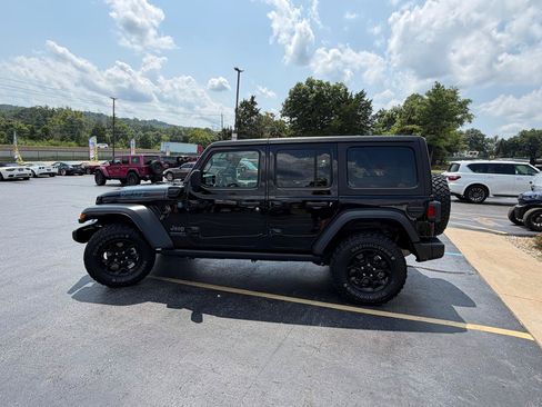 Used 2023 Jeep Wrangler Unlimited w/ Cold Weather Group AWD/4WD image 6