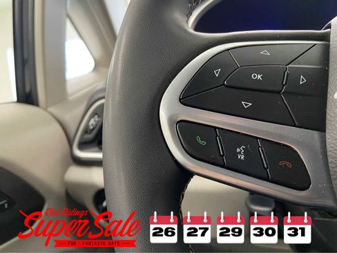 Used 2024 Chrysler Pacifica Touring-L image 23