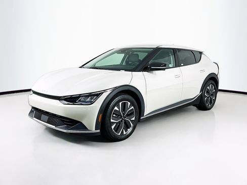 Used 2024 Kia EV6 Light image 3